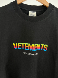 Футболка Vetements