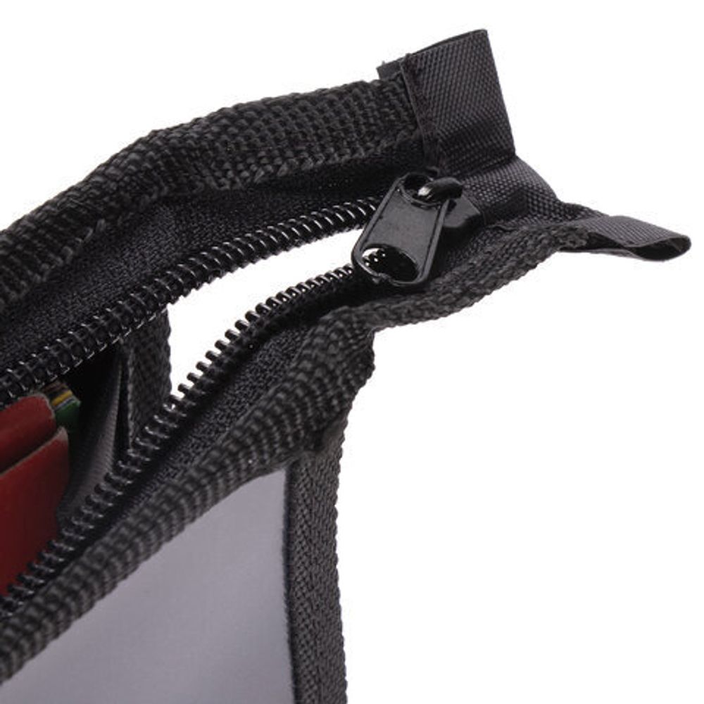 Папка для тетрадей ЮНЛАНДИЯ А4, 1 отделение, пластик, молния сверху, "Red Car", 270113