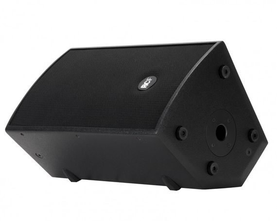 RCF 4PRO 3031-A активная АС, 600Вт, динамик 15 дюймов