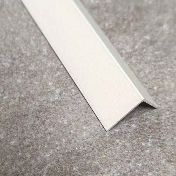 Угол 12,5*9мм остр. "DO-4" 2,7м Серебро мат. анод. алюм.