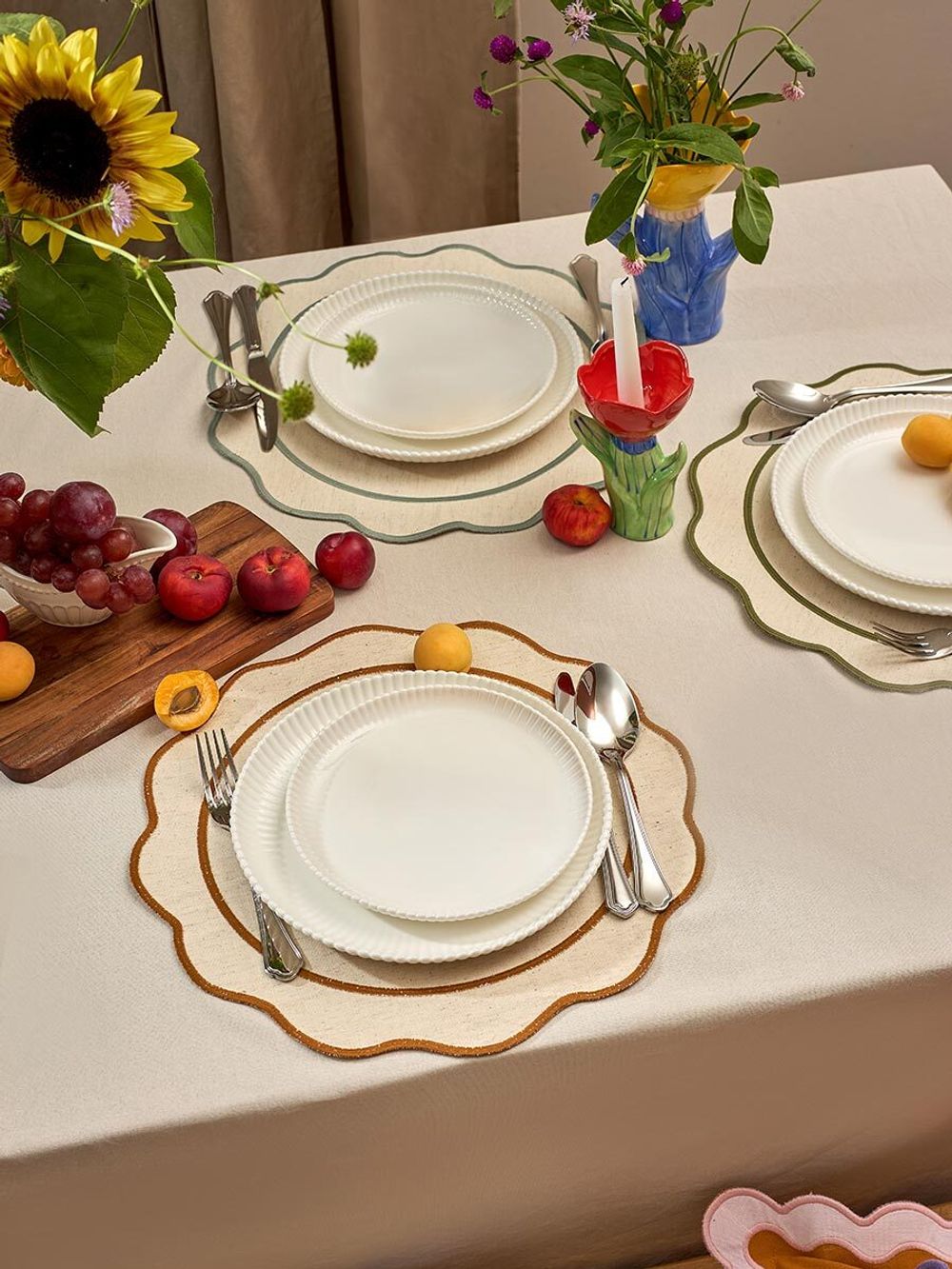 Салфетка под приборы Anemone из коллекции Trendy Ruffles, Ø38 см, карри