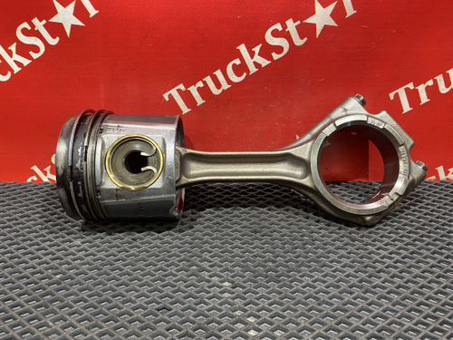 Поршень с шатуном 2018г