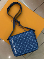 Сумка-мессенджер Louis Vuitton