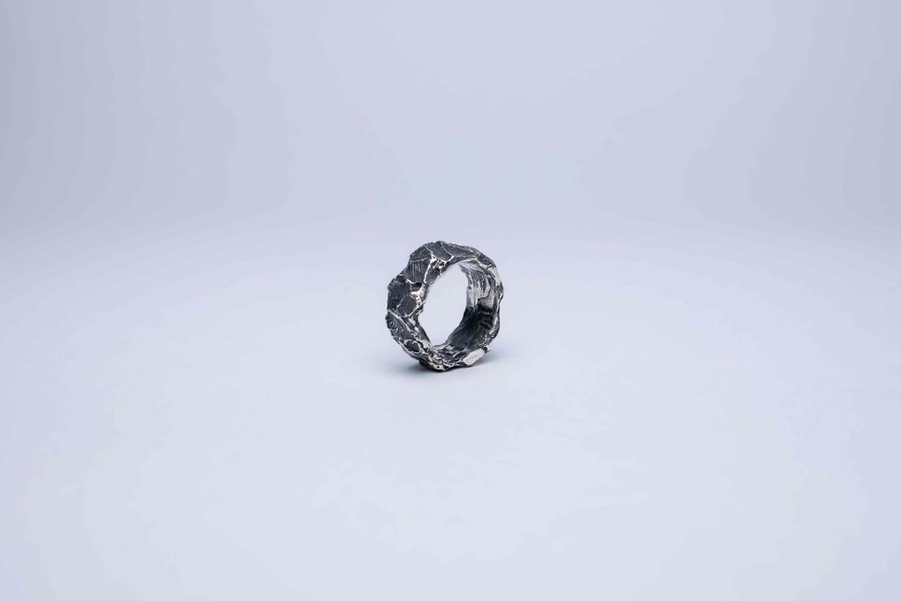 Кольцо Rough Jwlry Rock Oxyd темное