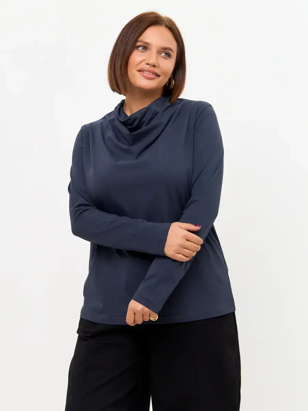 Лонгслив с цельнокроеным воротником