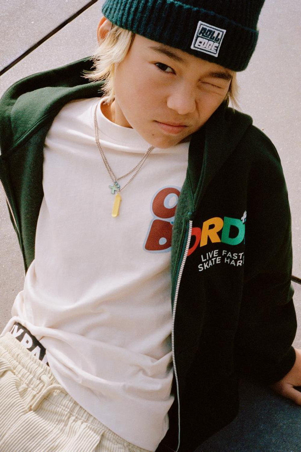 ZARA ЛОНГСЛИВ С РЕЛЬЕФНЫМ ТЕКСТОВЫМ ПРИНТОМ, ЭКРЮ