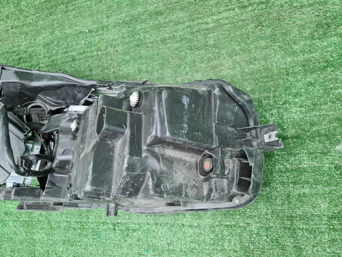 Битая Фара левая Subaru Outback 6 (2019-2022) LED