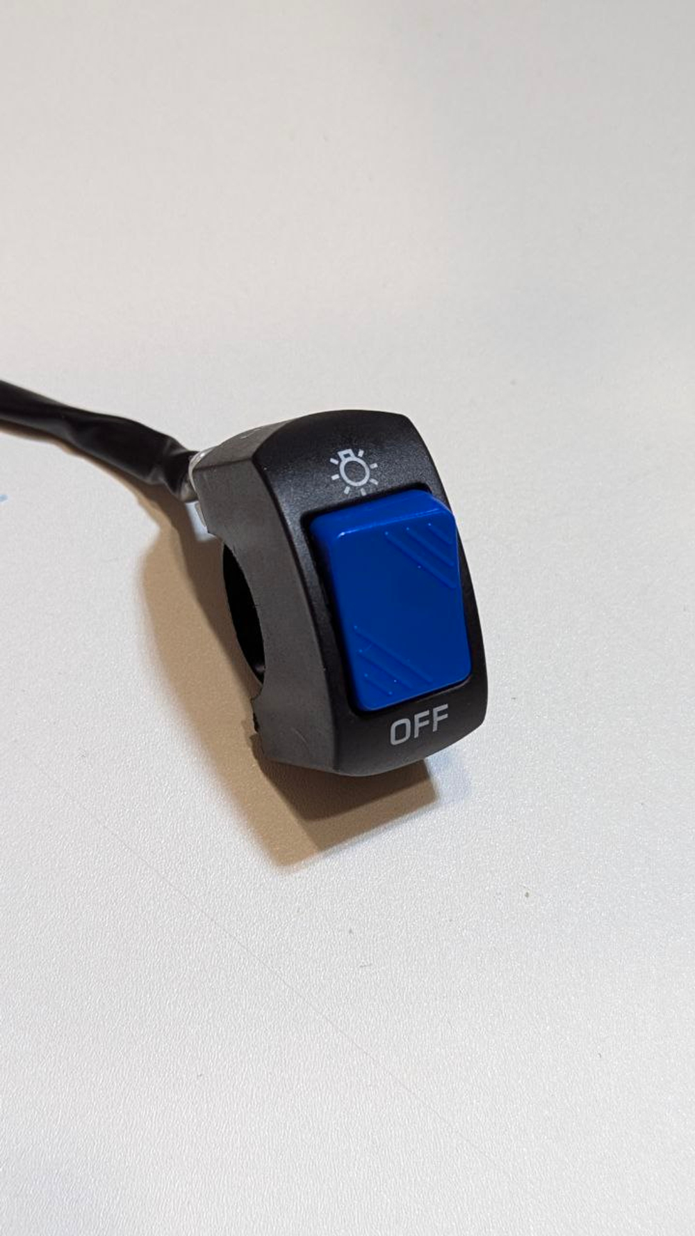 Кнопка включения света фары синяя универсальная (мотоцикл, питбайк, электросамокат)
