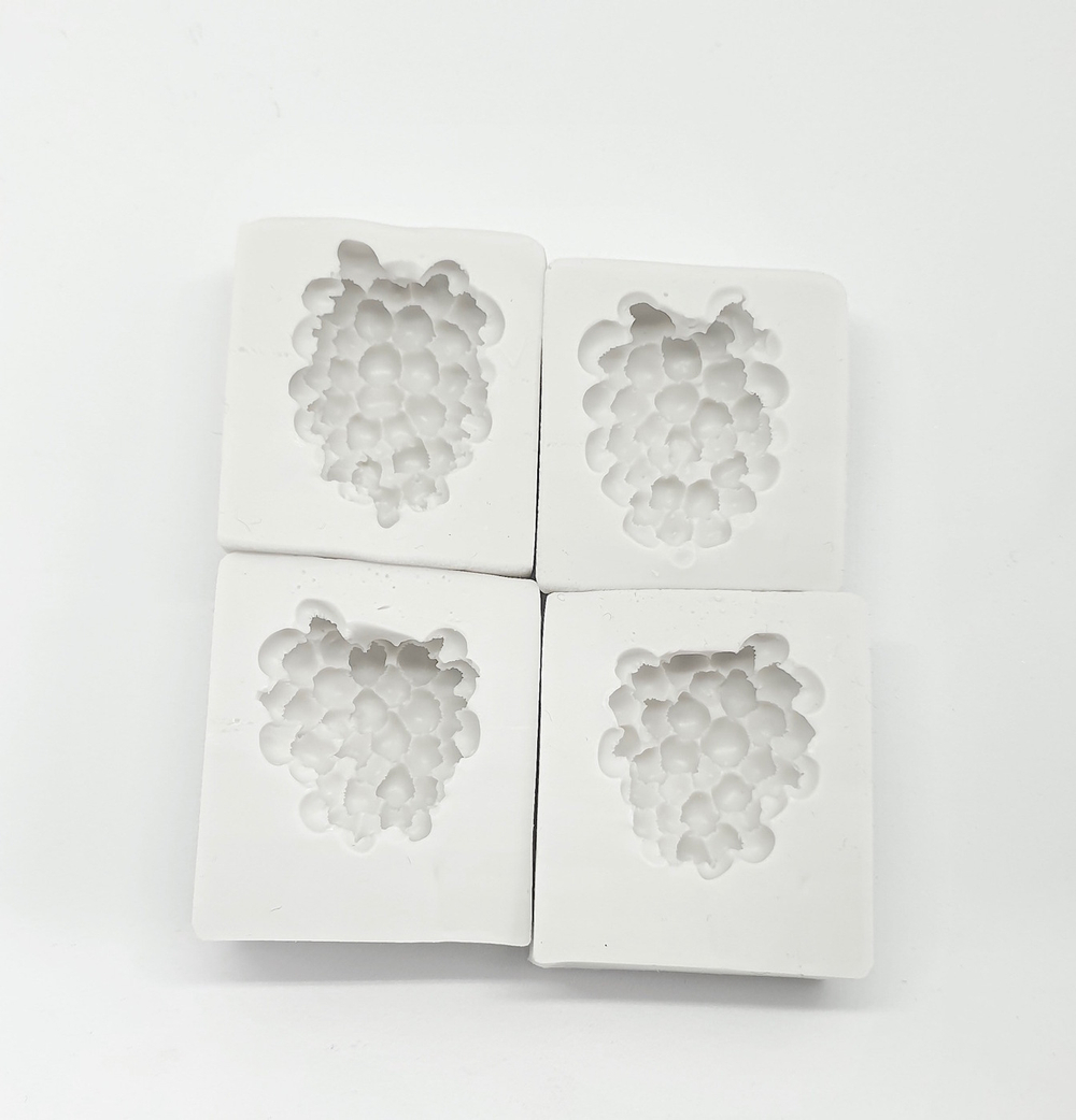 Молд силиконовый - вайнер Ежевика 2 ягоды