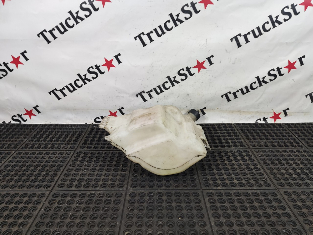 Бачок омывателя лобового стекла