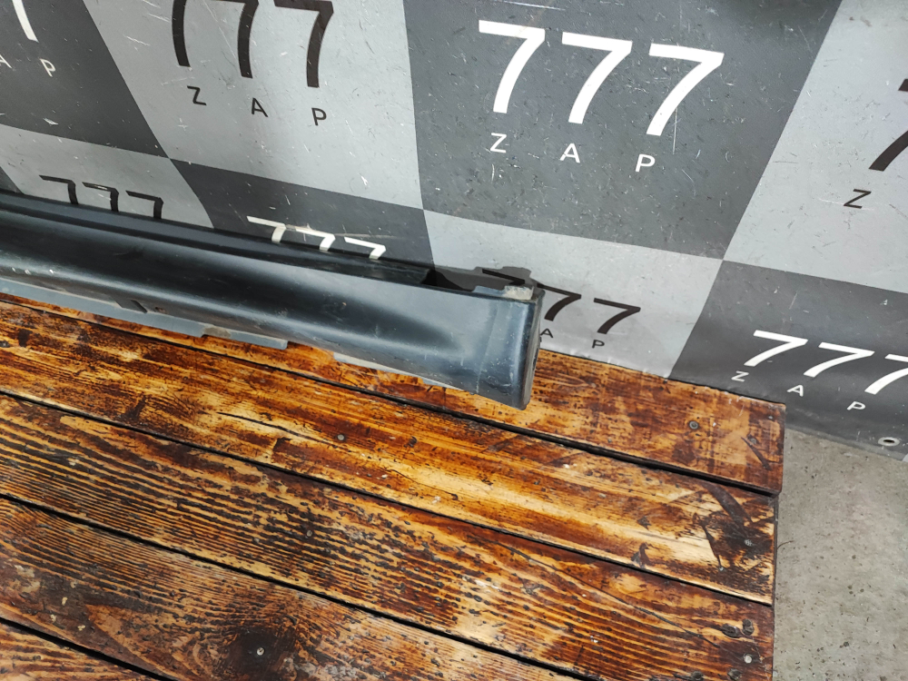 Накладка порога правого Nissan Juke (YF15) 10-19 Б/У Оригинал 768501KA6A