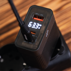 Сетевое зарядное устройство GoGadget CityPump 65W 2хUSB-C 1xUSB-A LCD GaN