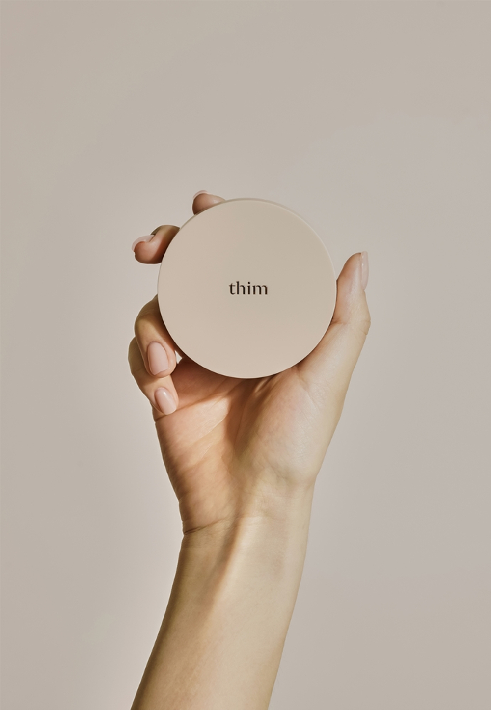 thim Luminous Skin Cushion - Долговременная основа в губке для сияния и увлажнения оттенок 25 Tan, 15 g