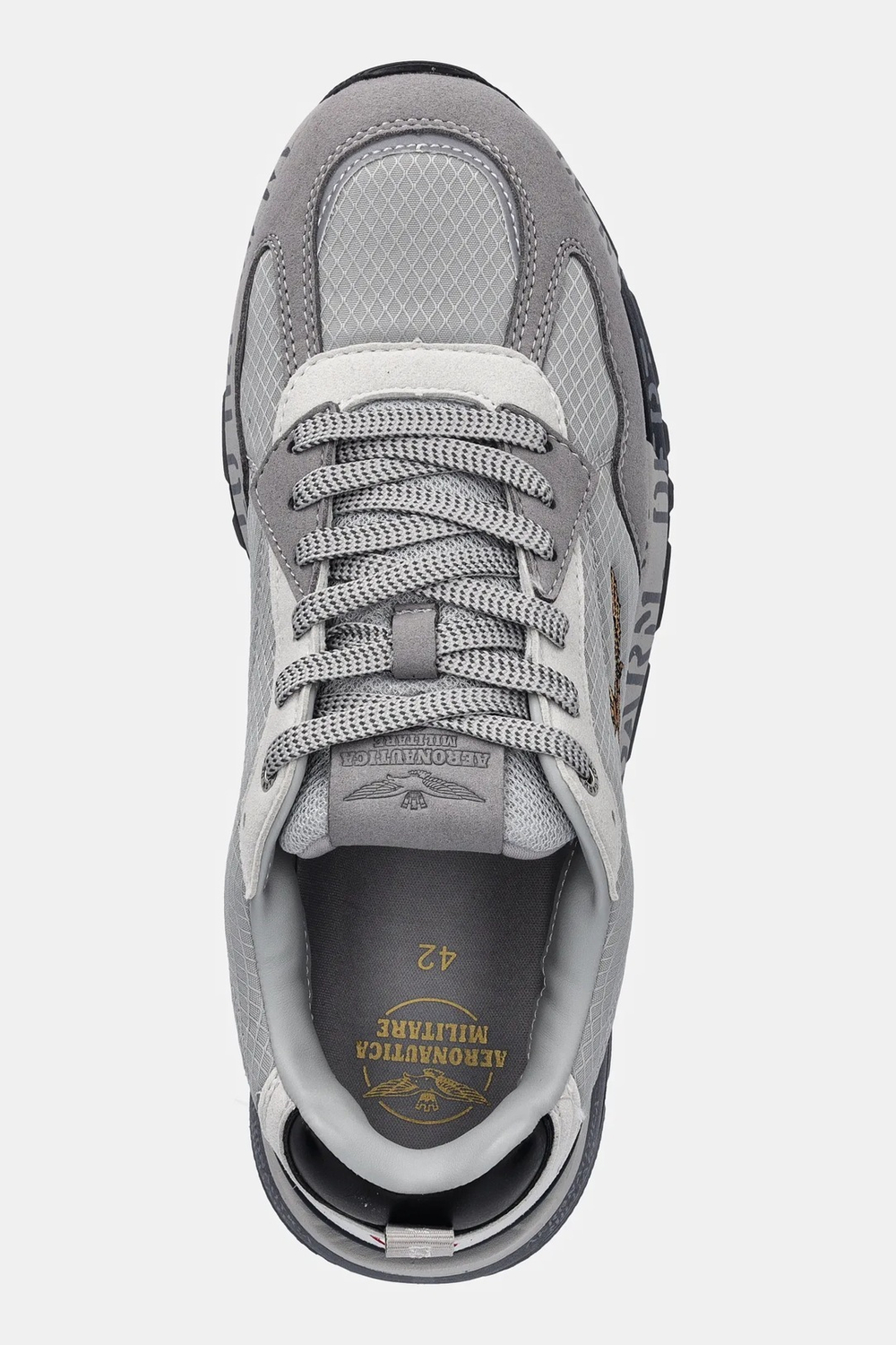 Кроссовки из текстиля