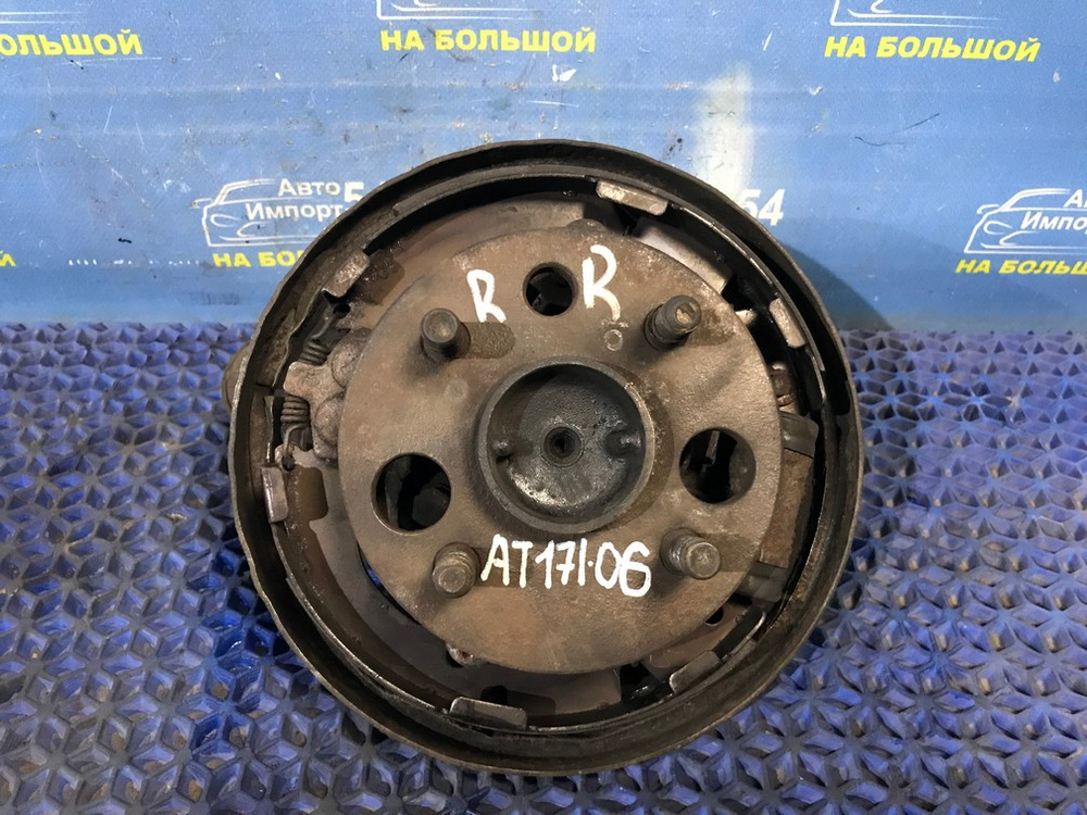 Ступица задняя правая TOYOTA CARINA 1990