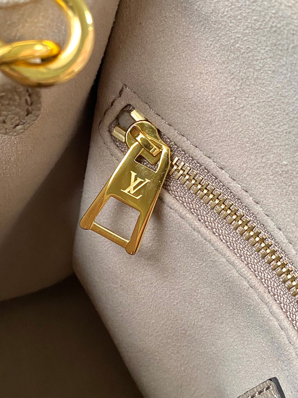 Louis Vuitton Onthego PM