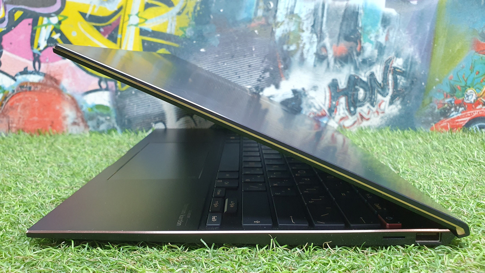 Ультрабук ASUS i5-11/8 Gb/3300x2200/ZenBook S UX393EA-HK007T (90NB0S71-M00150)/Windows 10