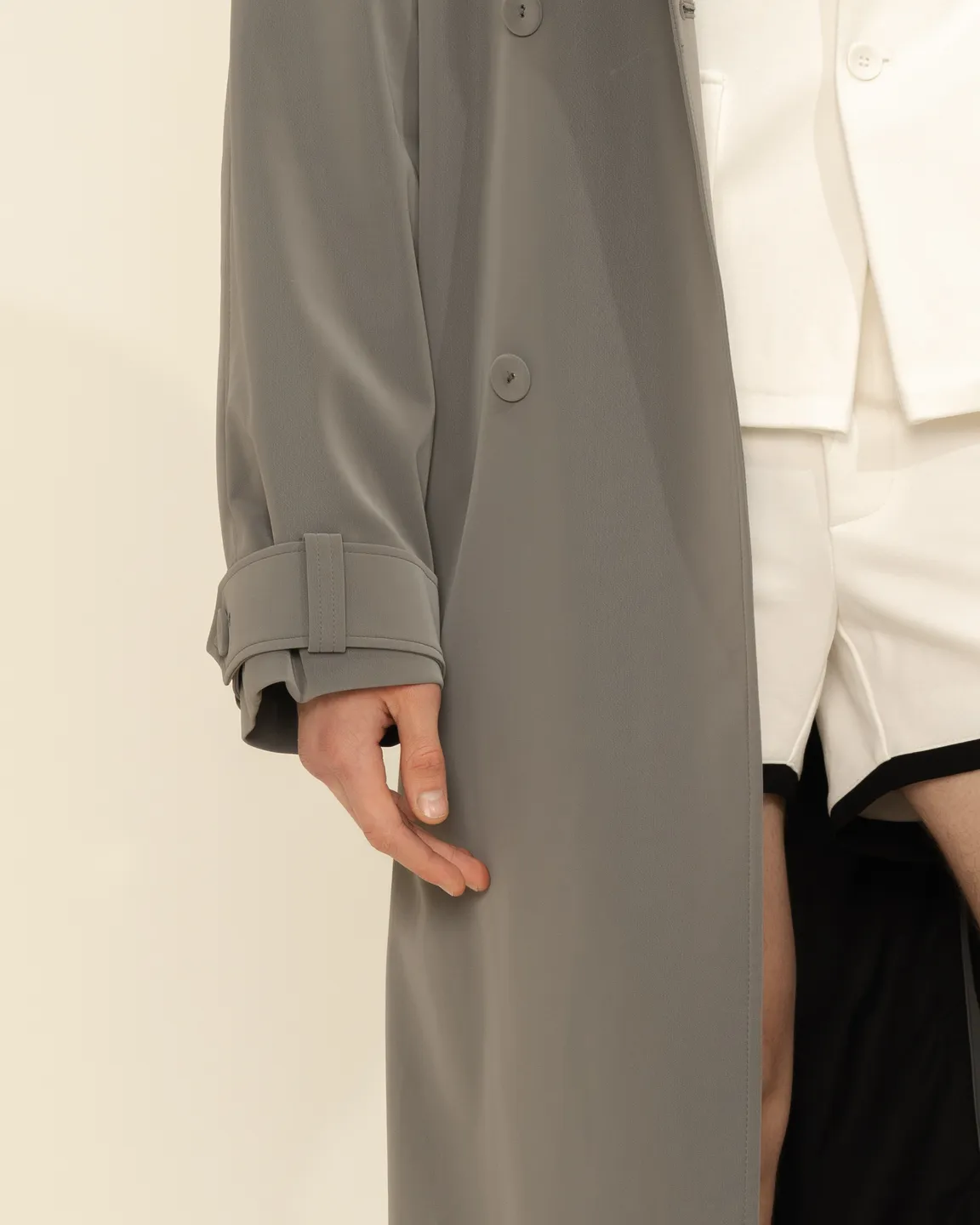 Серый тренч 