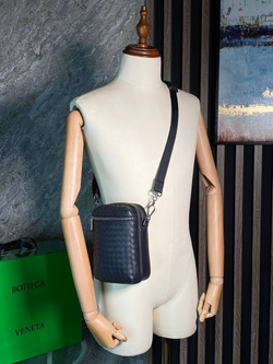 Сумка-мессенджер Bottega Veneta