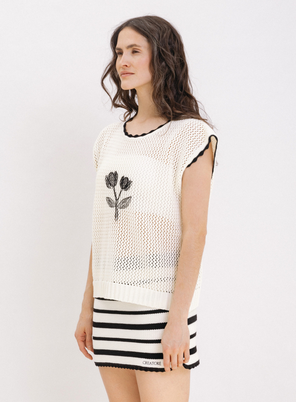 Жилет с вышивкой