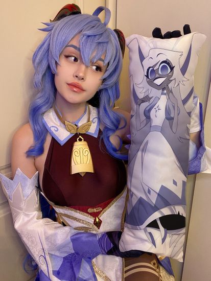 Мини дакимакура Эмили Отель Хазбин арт. M1297, 60х20 см