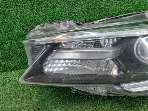 Битая Фара левая Subaru Outback 5 (2017-2021) LED