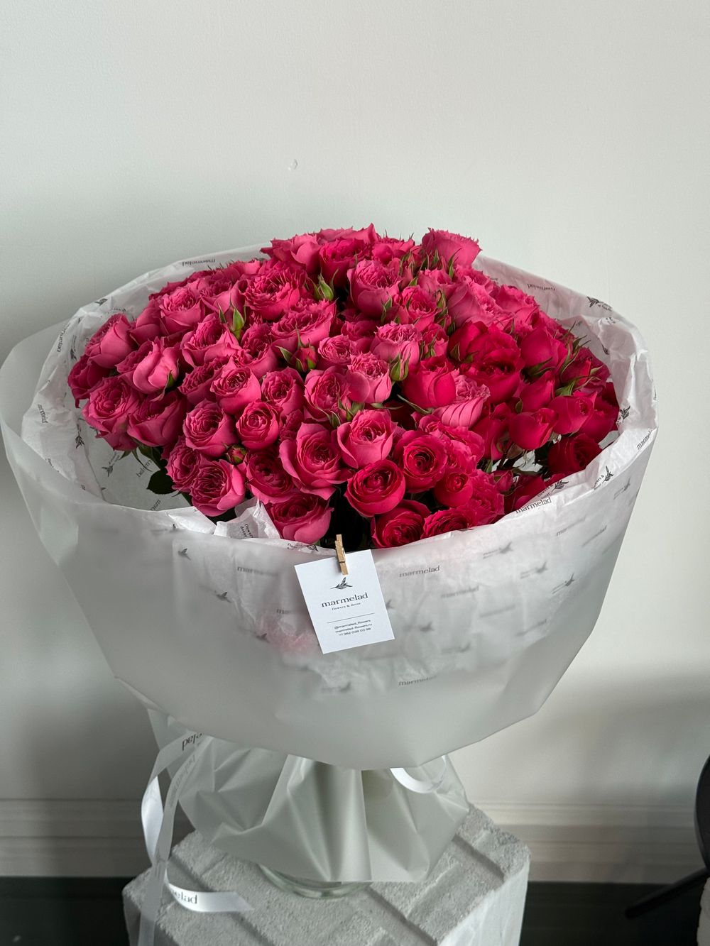 Букет моно из кустовых роз 25 шт