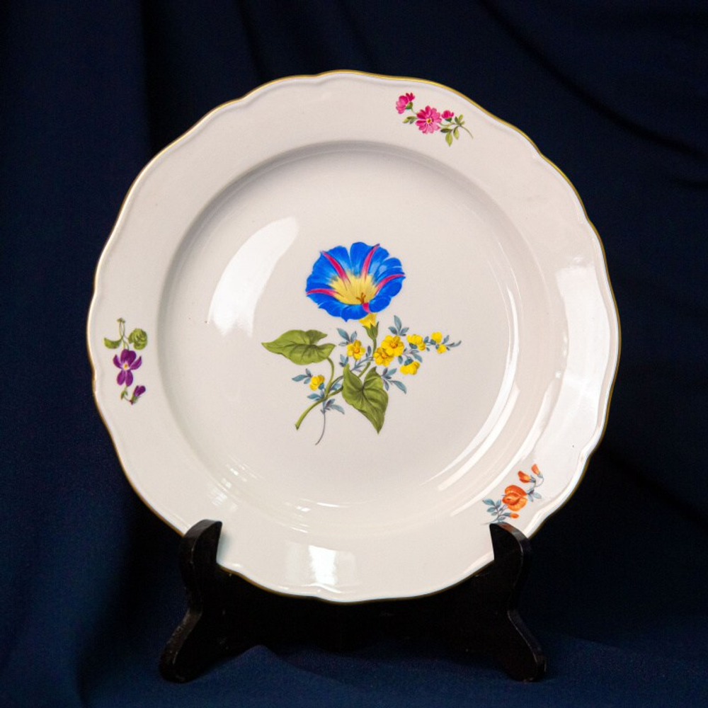 Комплект тарелок «Цветы» (блюдо + 3 тарелки)