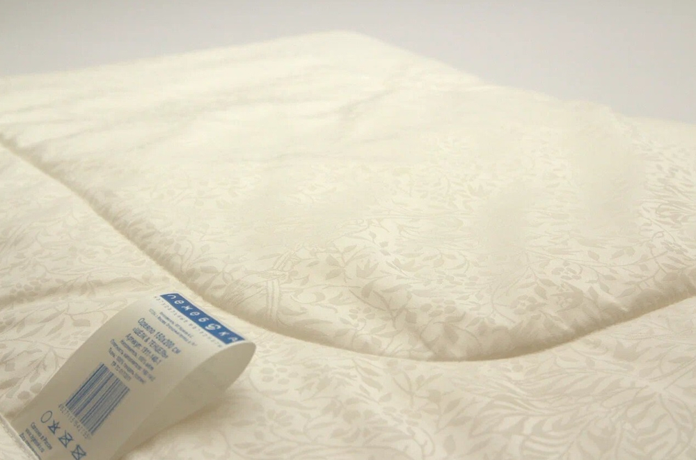Лёгкое одеяло в чехле из тенцель-волокна, 200х220