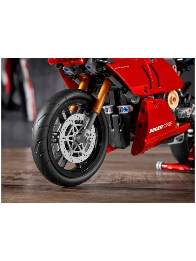 Конструктор LEGO Technic 42107 Ducati Panigale V4 R