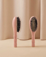 La Bonne Brosse Массажная расческа для волос N 03 Essential Small Sensitive Scalp Brush - Powder Pink
