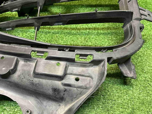 Решетка перед. бампера Porsche Cayenne 958 (14-18)