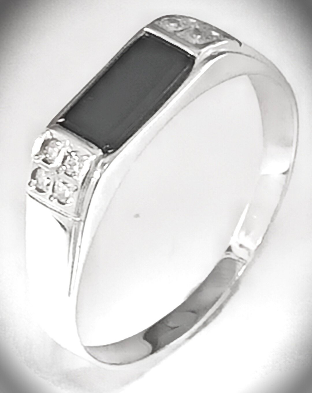 Ювелирное кольцо Эстерелла