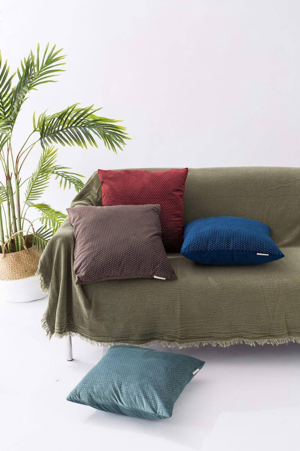 Наволочка 45х45 Sofi De MarkO Мулен Руж темный шоколад