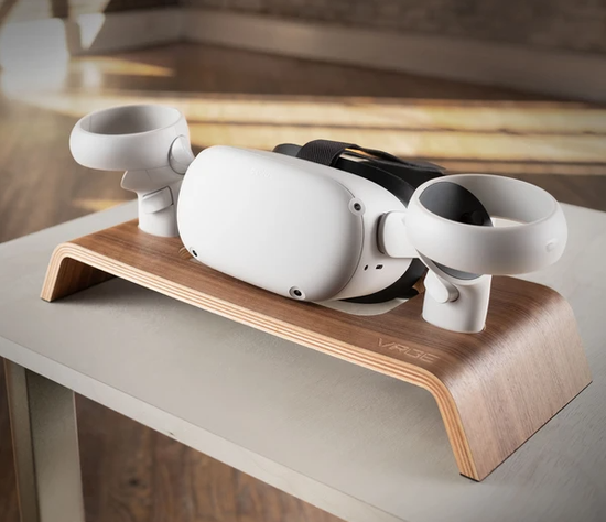 Подставка из дерева под Oculus Quest и Rift S