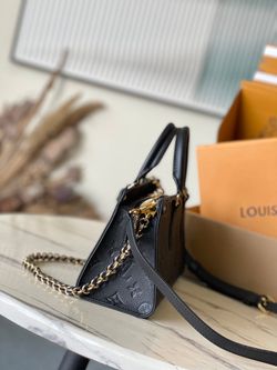 Louis Vuitton Onthego East West