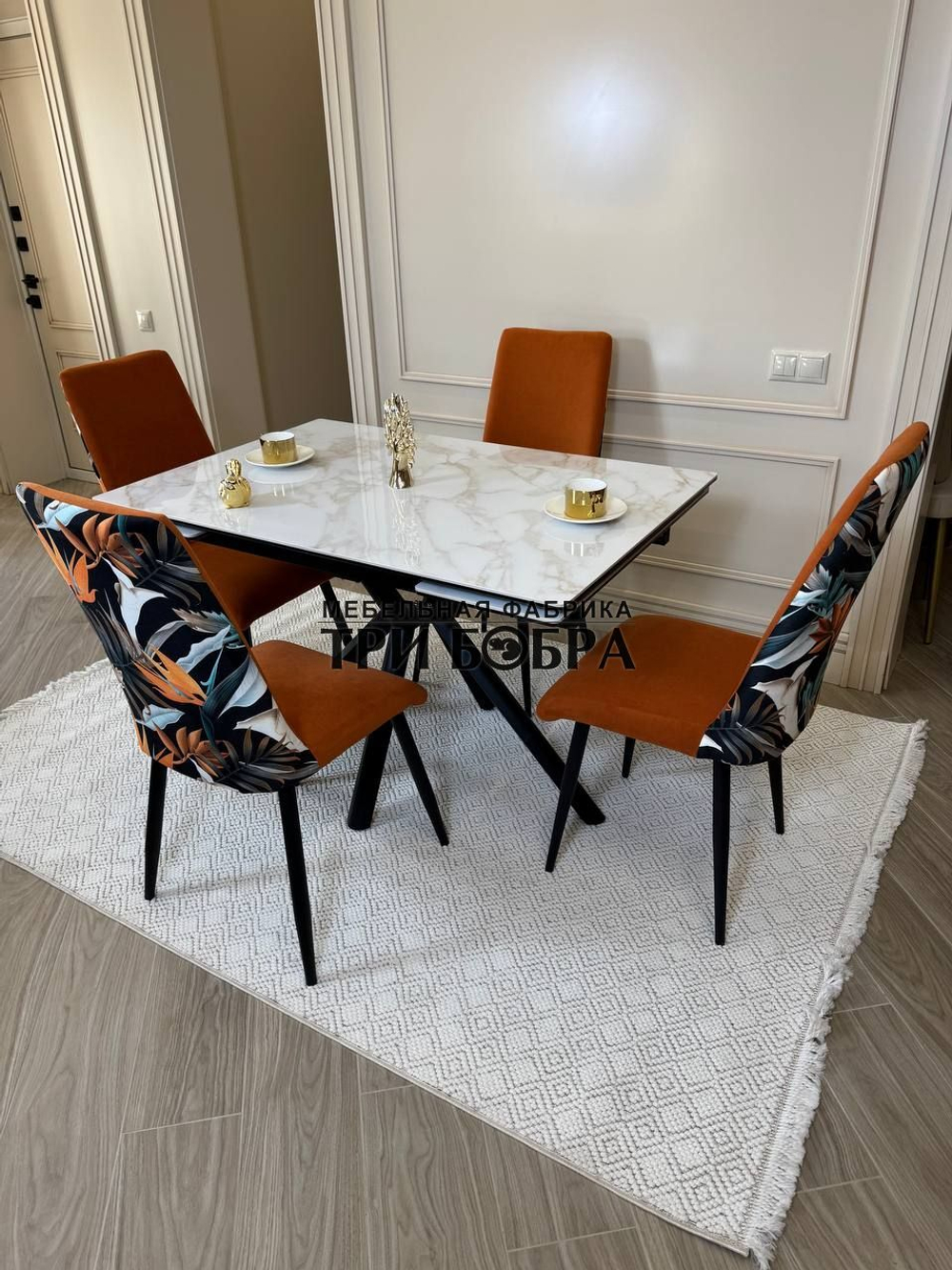 Кухонный раскладной стол "Монако" из керамогранита, белый мрамор и 4 стула ТРОПИК