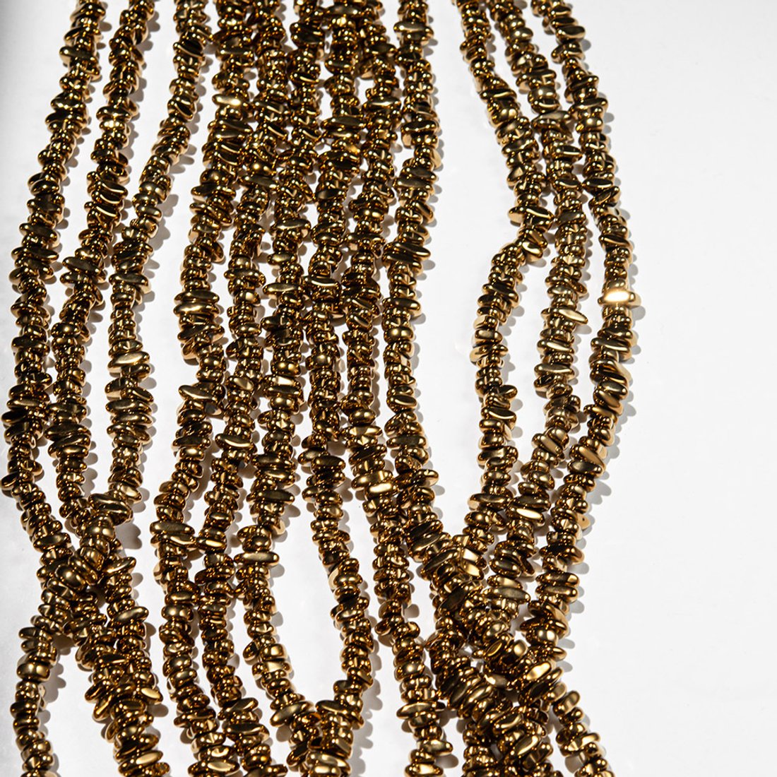 Гематин (гематит), оттенок "Яркое золото", тонкий фриформ 6-8*2,5мм