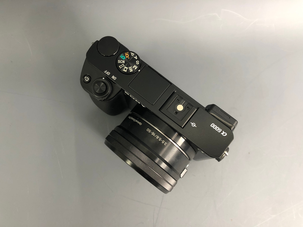 Sony A6000 kit E PZ 16-50mm OSS 690 кадров
