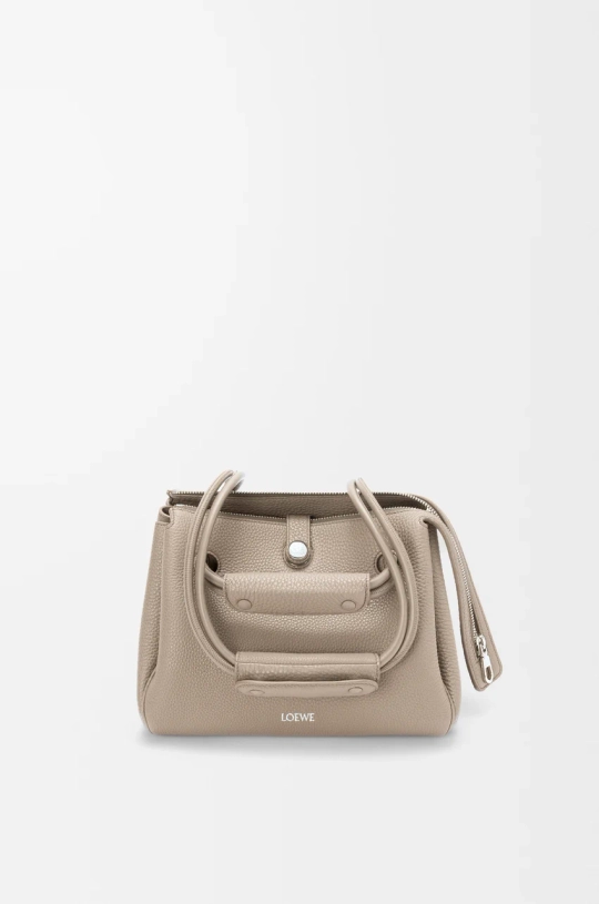 Loewe Маленькая сумка Madrid из мягкой зернистой телячьей кожи, цвет глины
