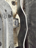 Фиксатор крышки аккумулятора Mercedes-Benz SLK 3 (R172) A1728300044