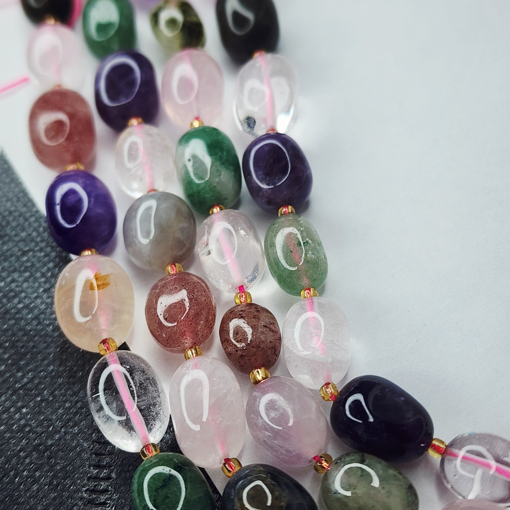 Микс кварцев, крупная галтовка, 12-15 мм, камни овалы, цена за нить 12.5 - 13 см (1/3 нити)