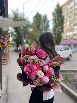 Авторский букет цветов "Волнующий"