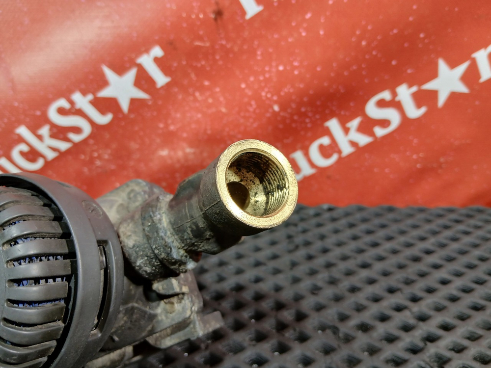 Клапан выпускной