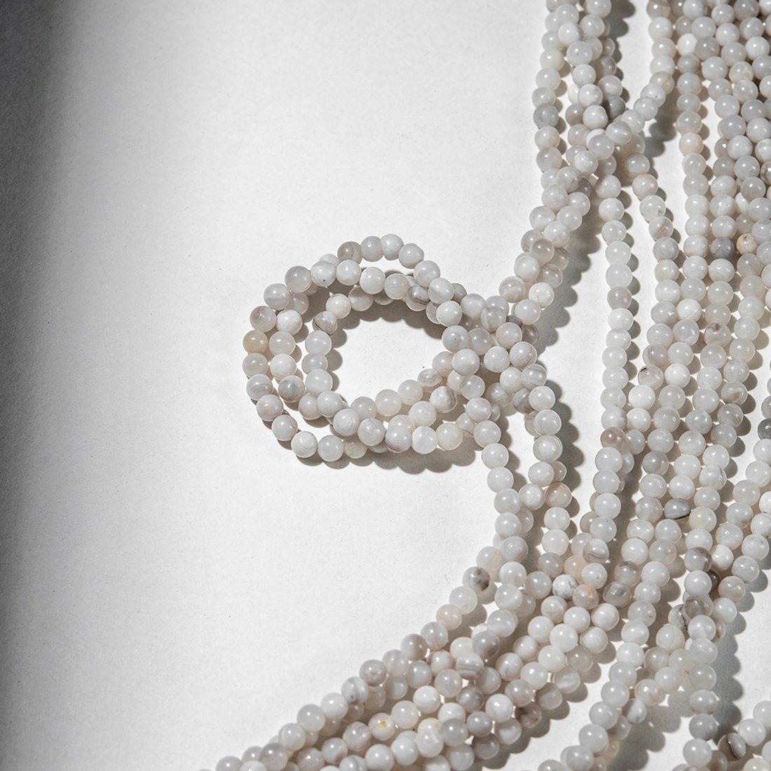 Агат белый натуральный, 4,8мм, шар