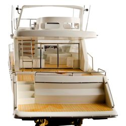 SB0052P Яхта "PRINCESS 60", 89х23х40 см