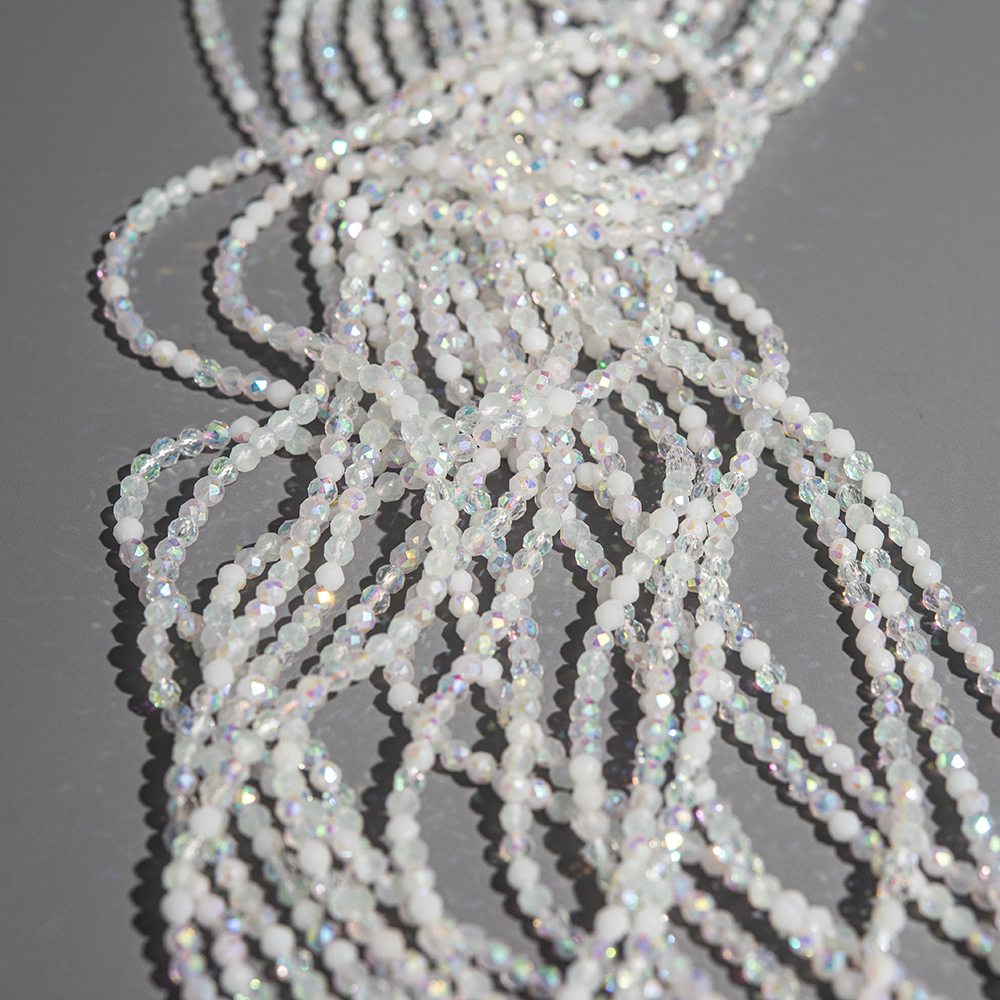 Белая шпинель синтетическая с иризацией и опаловым эффектом, 3мм, шар, микроогранка