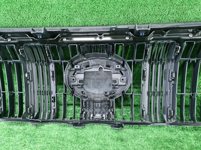Решетка радиатора Toyota Land Cruiser Prado 150 (2017-н.в.)