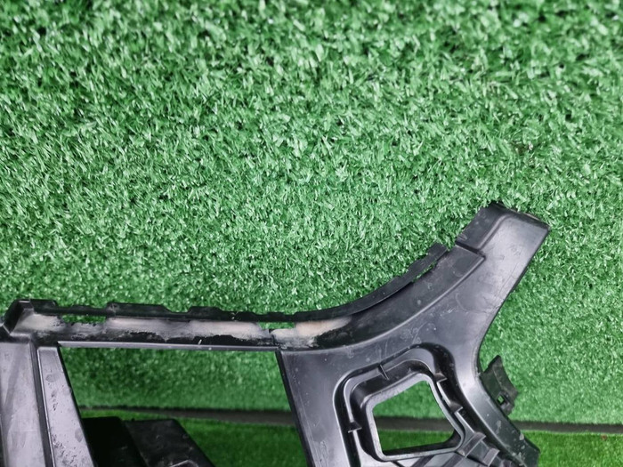 Кронштейн ПТФ правый BMW X1 F48 (2019-2022)