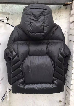 Пуховик Moncler
